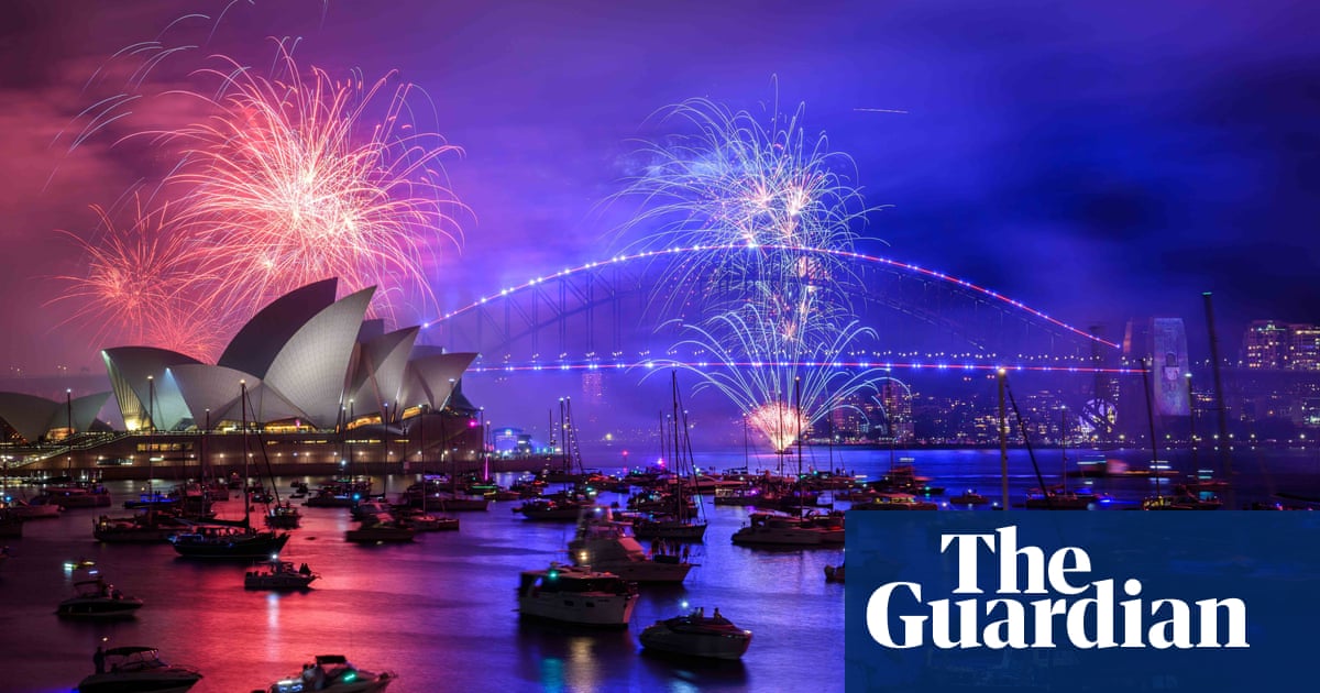 More than a million people flock to Sydneya??s New Yeara??s Eve fireworks spectacular